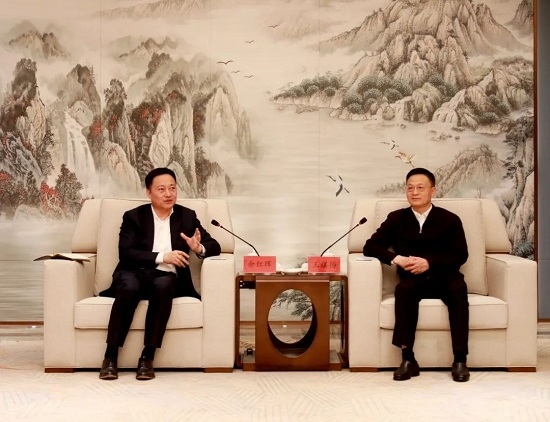 余紅輝與湖北省委常委、襄陽市委書記王祺揚舉行會談