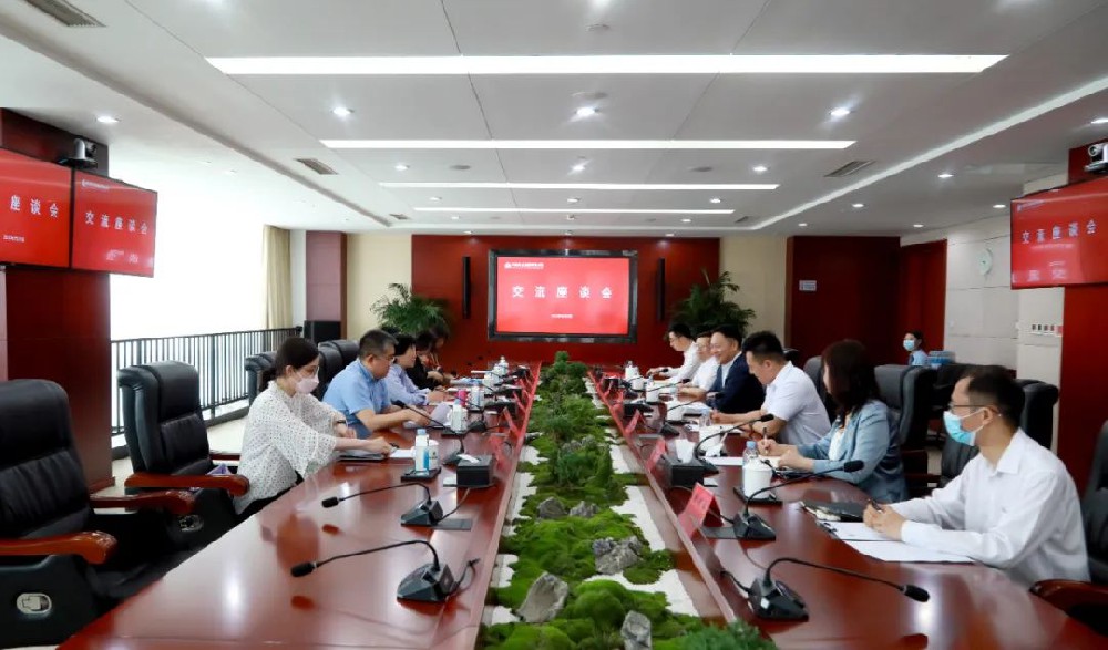 余紅輝與南方科技大學(xué)教授、工程技術(shù)創(chuàng)新中心（北京）主任胡清一行交流座談